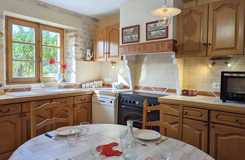 Theil-Rabier House | Cottage 'Le Clos Pierreslogis' with Private Terrace, Private Garden and Wi-Fi