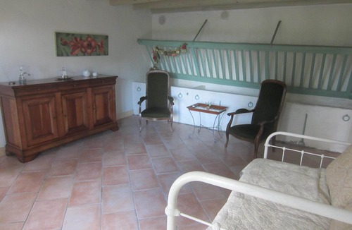 Bessac Cottage | Cottage with private pool for holidays in charente 16000