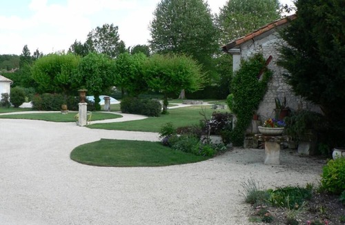 Moings Cottage | COUNTRY COTTAGE with SWIMMING POOL