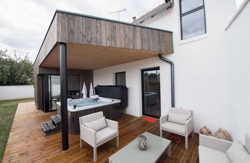 Scorbe-Clairvaux Cottage | Country cottage near Futuroscope