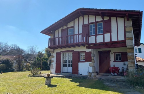 Saint-Pee-sur-Nivelle House | Country house, 6 km from the beach, at the foot of La Rhune.