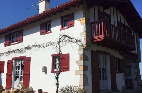 Saint-Pee-sur-Nivelle House | Country house, 6 km from the beach, at the foot of La Rhune.