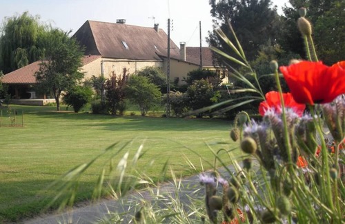 Cause-de-Clerans House | country holiday home - CAUSE DE CLERANSHouse with garden