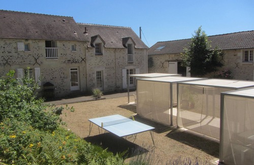Mondion House | Country House 'Vallon' with Shared Pool, Private Terrace and Wi-Fi