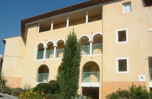 Les Issambres Apartment | Cozy 1-BR Apartment, 5 Sleeps, Pool, Parking, Near Beach - Roquebrune-sur-Argens