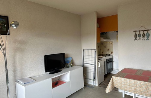 Le Penon Apartment | Cozy Apartment in Seignosse, 300m from Ocean, with Balcony and Private Garage