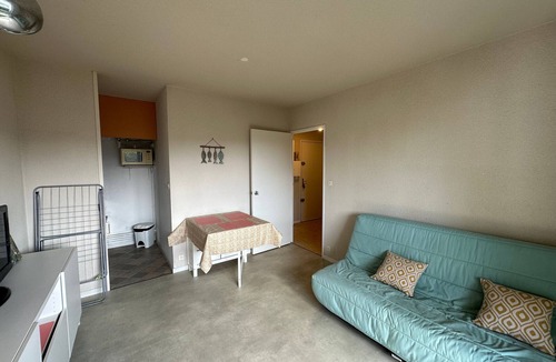 Le Penon Apartment | Cozy Apartment in Seignosse, 300m from Ocean, with Balcony and Private Garage