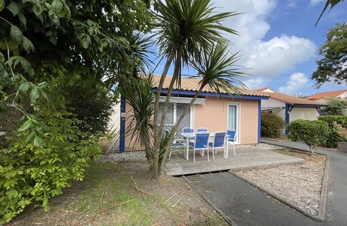 Soustons Apartment | Cozy Apartment in Soustons with Pool, Tennis, and Near the Beach