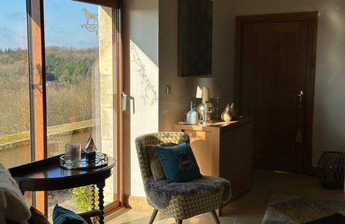 Asnois House | Cozy barn conversion courtyard, Hot Tub, Air Con, Fast WIFI, Home Office Area