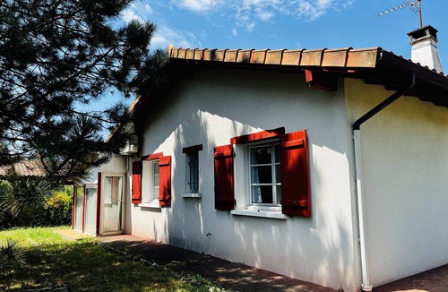 Espelette House | Cozy Basque Home: 4 Rooms, Fireplace, Terrace, 5 Adults + 2 Kids, Pets Welcome, Internet