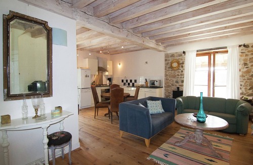 Roussines Cottage | Cozy Cottage in Roussines, Dordogne
