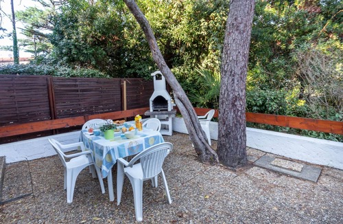 Seignosse Apartment | Cozy Duplex Studio Near Bourdaine Beach, Seignosse - Terrace, Private Park, Surf & Golf Nearby