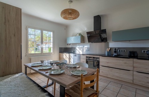 Parentis-en-Born House | Cozy Family Home in Parentis-en-Born: 3BR, WiFi, Large Garden, Near Beach & Lake