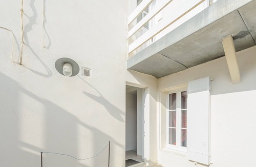 Quartier du Casino Apartment | Cozy Garden Apartment, 50m to Beach, 500m to Shops, WiFi, Sleeps 4