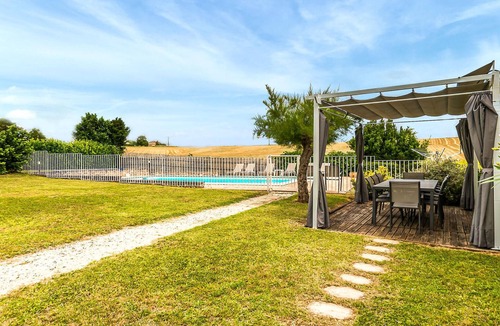 Beauville House | Cozy home in Beauville with lake view