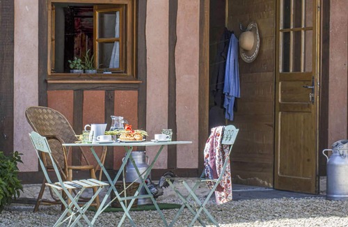 Les Fosses House | Cozy home in LES FOSSES with kitchen
