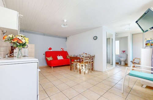 Montmorillon House | Cozy home in Montmorillon with Wi-Fi