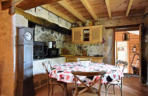 Bon-Encontre House | Cozy House in Lot with Pool and Terrace