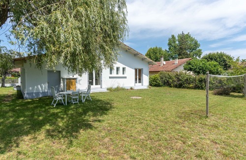 Aureilhan House | Cozy House Near Aureilhan Lake with Garden for 6, Close to Mimizan Beaches