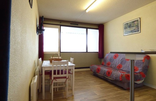 Arette Apartment | Cozy studio for 4 with direct slopes access in Arette