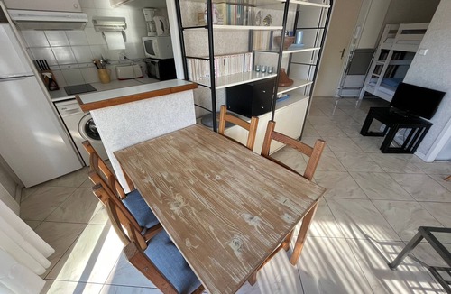 Arcachon Apartment | Cozy T1 with Terrace near Pereire Beach, Arcachon