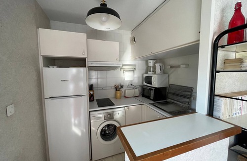 Arcachon Apartment | Cozy T1 with Terrace near Pereire Beach, Arcachon