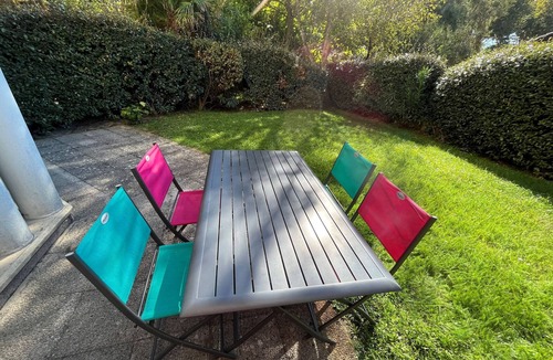 Arcachon Apartment | Cozy T1 with Terrace near Pereire Beach, Arcachon