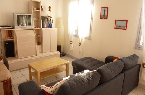Marsilly Cabin | Decorated with taste, modern, very quiet area, typical fisherman village