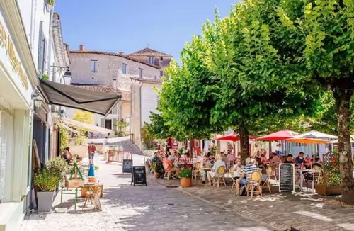 Aubeterre-sur-Dronne House | Delightful 2-bedroom townhome in Aubeterre-sur-Dronne ECHOPPE