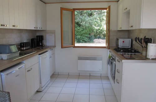 Montgibaud Cottage | Delightful gite in La Graffeuille with exclusive use of swimming pool & hot tub