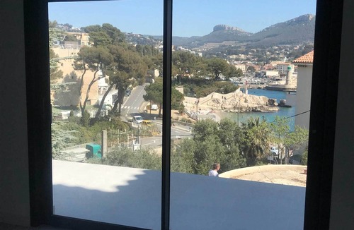 Cassis Villa | Deluxe Suite with Sea View
