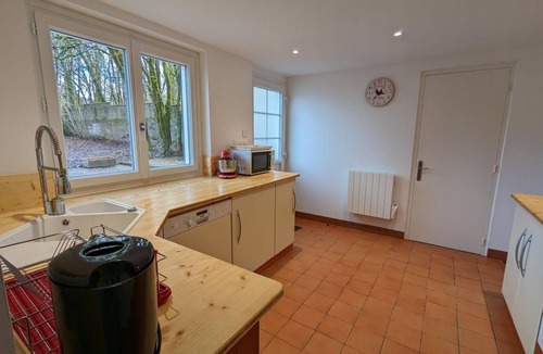 Puyreaux Cottage | Detached 3-Bedroom Gîte, Private Garden, Forest Access, Pet-Friendly, Ideal for Families