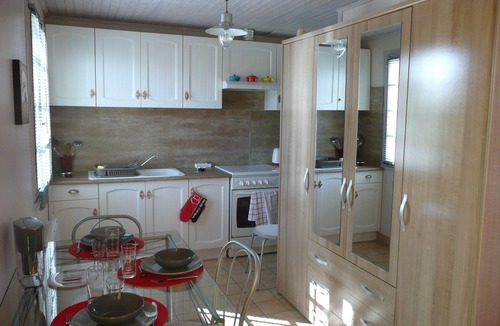 Le Chateau-d'Oleron House | Detached cottage and outdoor space, Wifi, direct access to bicycle path