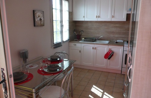 Le Chateau-d'Oleron House | Detached cottage and outdoor space, Wifi, direct access to bicycle path