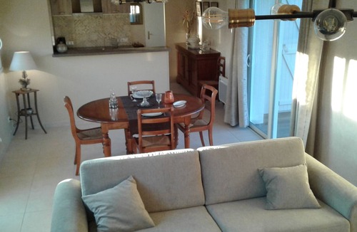 Maurens House | Detached house with access to private fishing pond