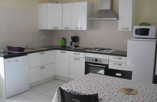 Cassen House | Detached gite near Dax Préchacq les bains, Landes coast. Pets allowed