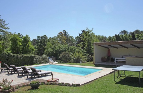 Bagnols-en-Foret Villa | Detached villa with private pool and beautiful garden 25km from sea and beach