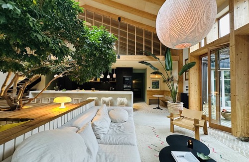 Victor Hugo - Saint-Augustin Villa | Discover this magnificent contemporary architect-designed house.