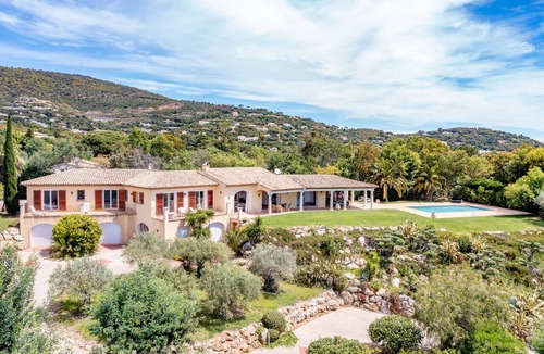 Sainte-Maxime - Saint-Tropez Villa | Divine Grimaud Villa with Spectacular Views & Private Pool