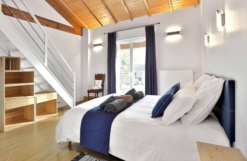 Agonac Hostel | DOMAIN OF THE DOOR - The Sheepfold