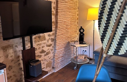 Montbron Apartment | Domaine de Brise Bois - Premium Room "Planchas" Large Double or Single Bed