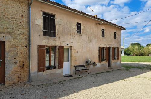 Sanxay House | Domaine De La Briouse Gite du Lac