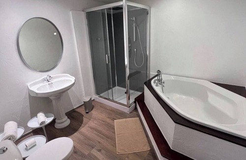 Bussiere-Saint-Georges Bed & Breakfast | Domaine des Capucins Room 1