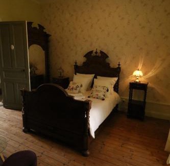 Montmoreau-Saint-Cybard Bed & Breakfast | Domaine de Champ rose