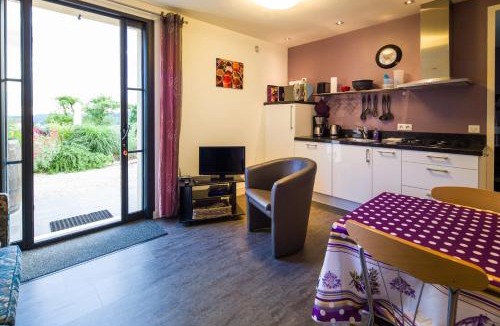 Saint-Julien-de-Lampon Apartment | Domaine l'Ancien Vignoble