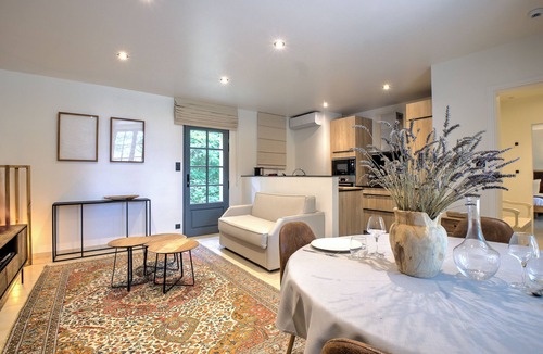 Vitrac Villa | Domaine Les Hauts De Chaunac with private pool, Wi-Fi and air conditioning