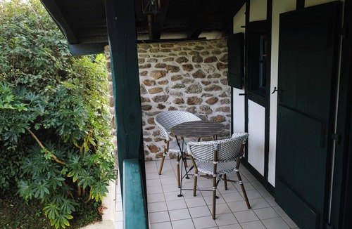 Urcuray House | Domaine Xixtaberri: a paradise in the Basque hills.