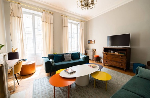Bordeaux City Centre Bed & Breakfast | Double Room MANDALAY ideal for couple