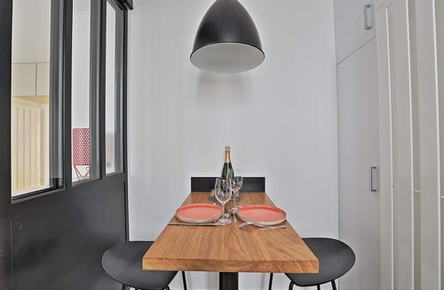 Saint-Jean-de-Luz City Center Apartment | Downtown Saint Jean de Luz ⎜Beautiful studio apartment · 20m from the beach