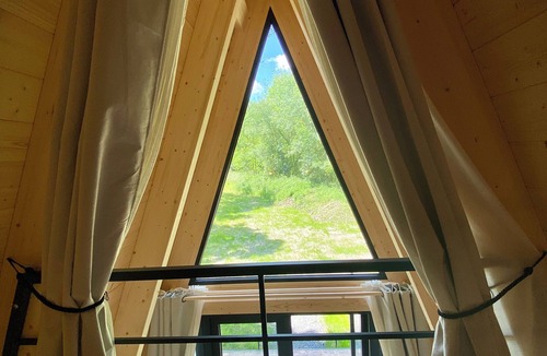 Les-Trois-Moutiers Cottage | Dream ecolodge in a fairytale castle